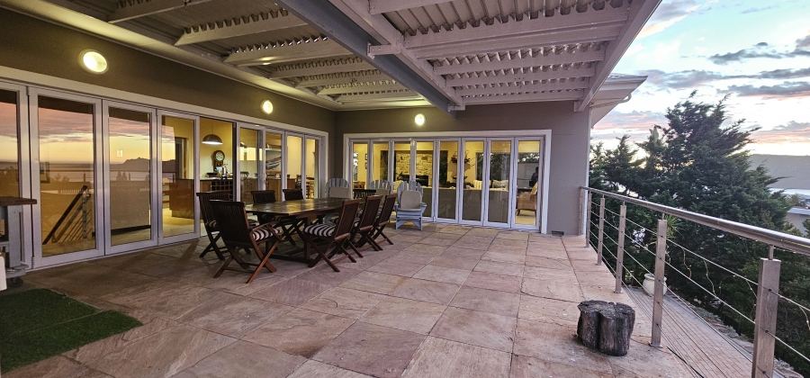 5 Bedroom Property for Sale in Middedorp Western Cape